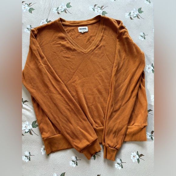 💢SOLD💢 🇨🇦 Rowe women’s the V-neck waffle top - Picture 2 of 4
